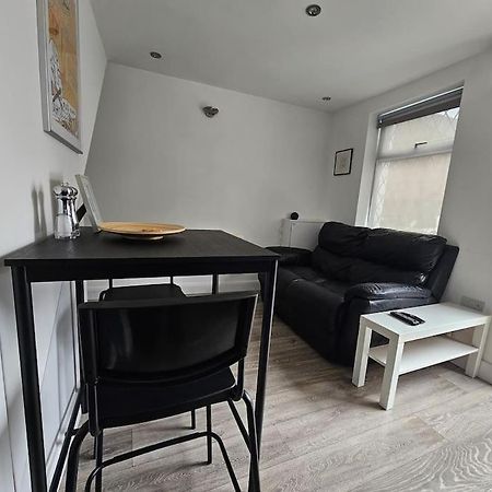 1 Bed House Luton Town Center Leilighet Eksteriør bilde