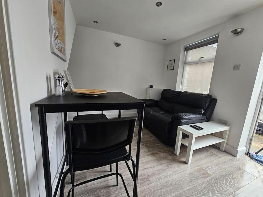 1 Bed House Luton Town Center Leilighet Eksteriør bilde