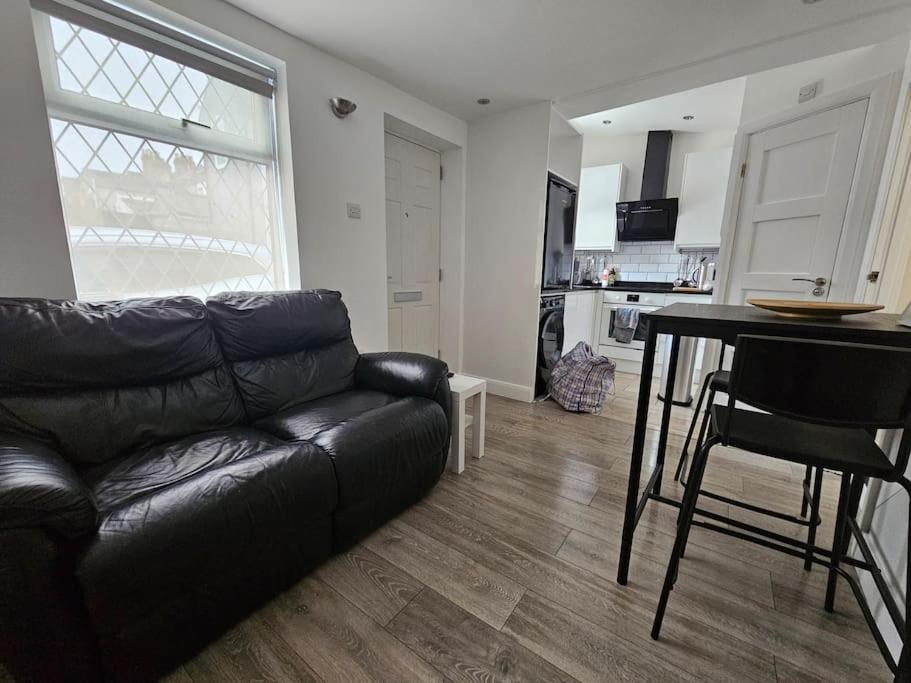 1 Bed House Luton Town Center Leilighet Eksteriør bilde